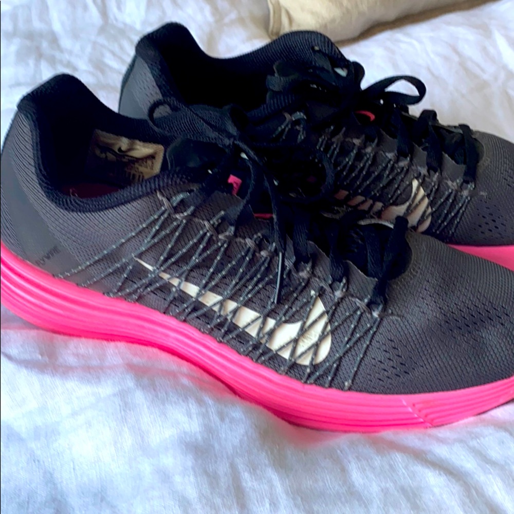 Nike Lunaracer 3 sneakers sz7.5